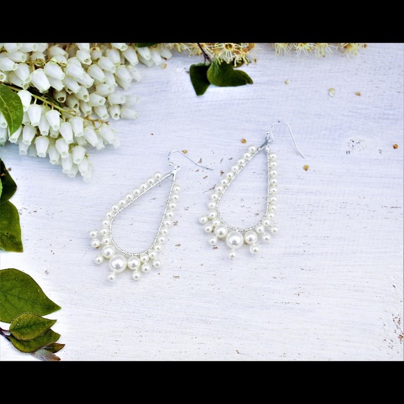 Bohemian Statement Pearl Bridal/Wedding Earrings (Silver wiring and hook) - Picture 2 of 3